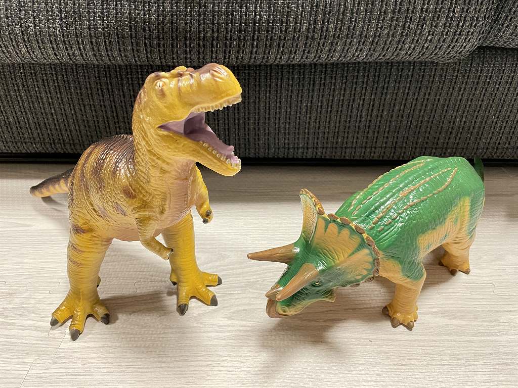 トイサブの恐竜のおもちゃ